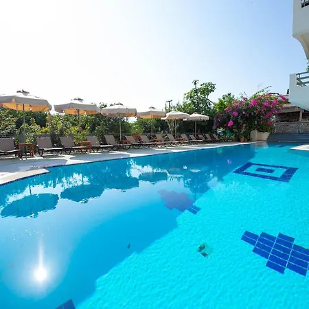 Saga Aparthotel 3*